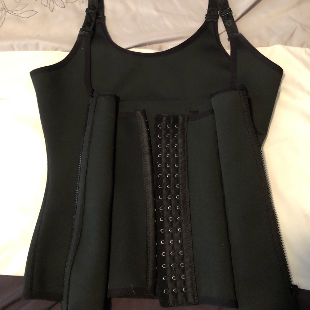 Waist trainer